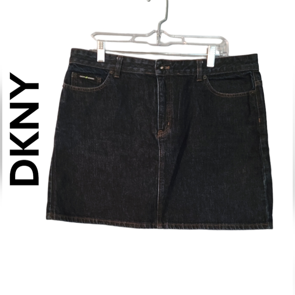 DKNY Women's Denim Dark Blue Mini Skirt Size 12 100% Cotton